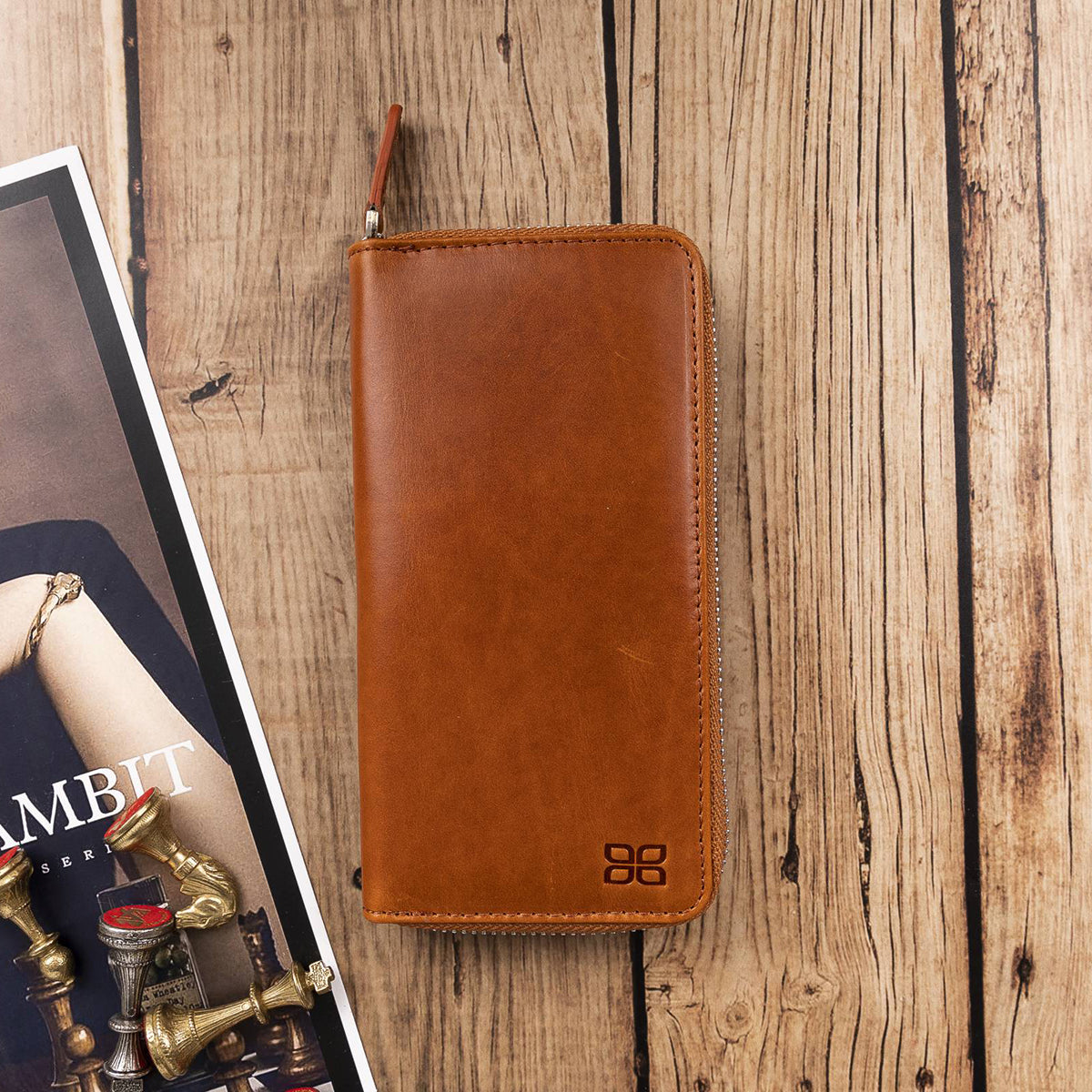 Leder Reisebrieftasche mit Reißverschluss – 16 Kartenfächer | Sattelbraun